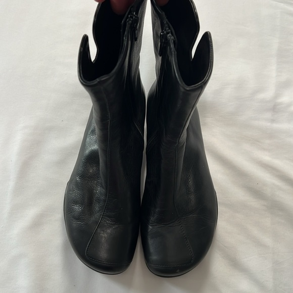 Durea (Made in the Netherlands) Black Leather Boots - Picture 3 of 6